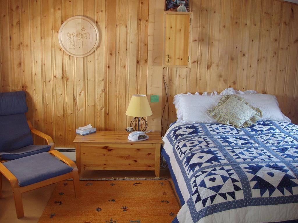 Arctic Chalet Resort Inuvik Exterior photo