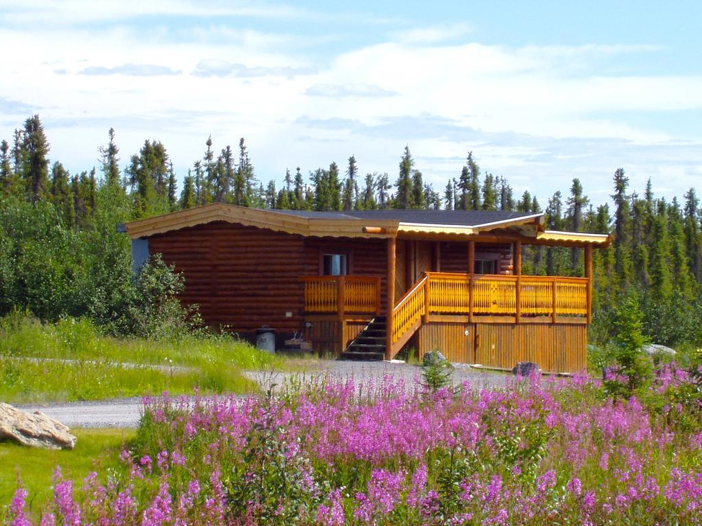 Arctic Chalet Resort Inuvik Exterior photo